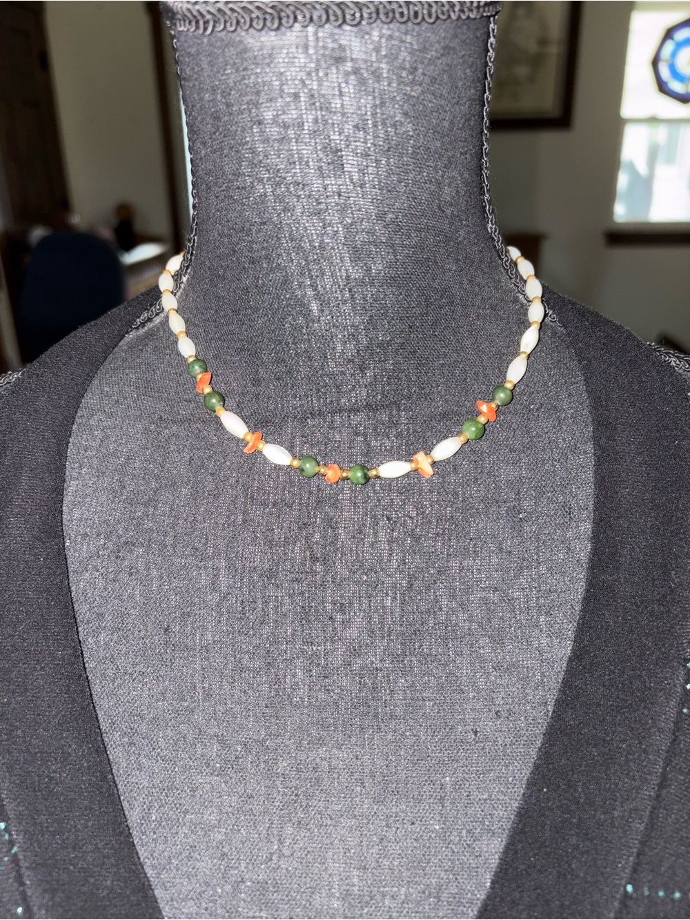 Mother of pearl necklace 7 3/4 inches
